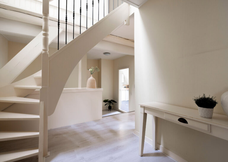 makelaardij-fotografie-interieur-trap-hal