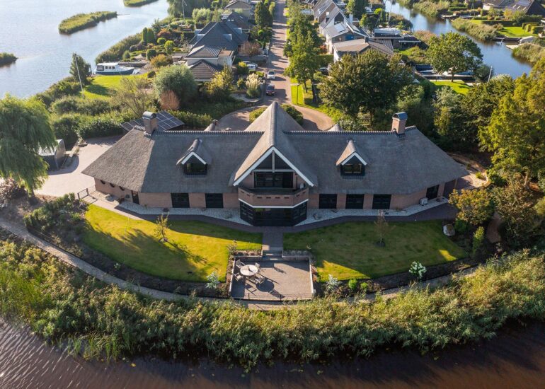 drone-foto-villa-makelaardij-friesland