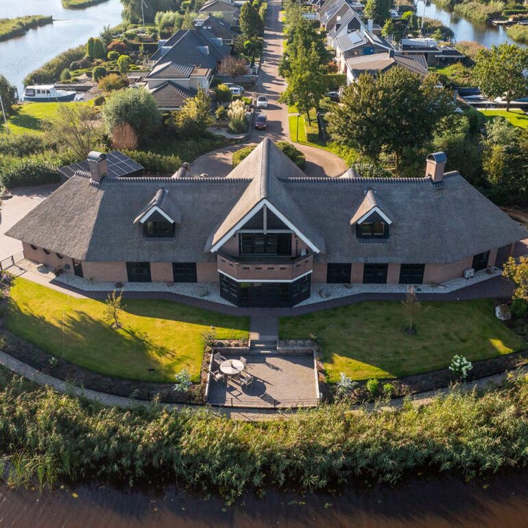 drone-foto-villa-makelaardij-friesland