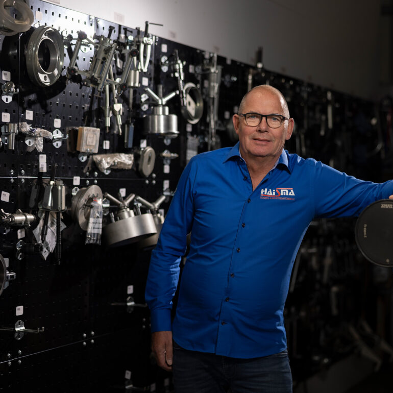 Directeur naast onderdelen